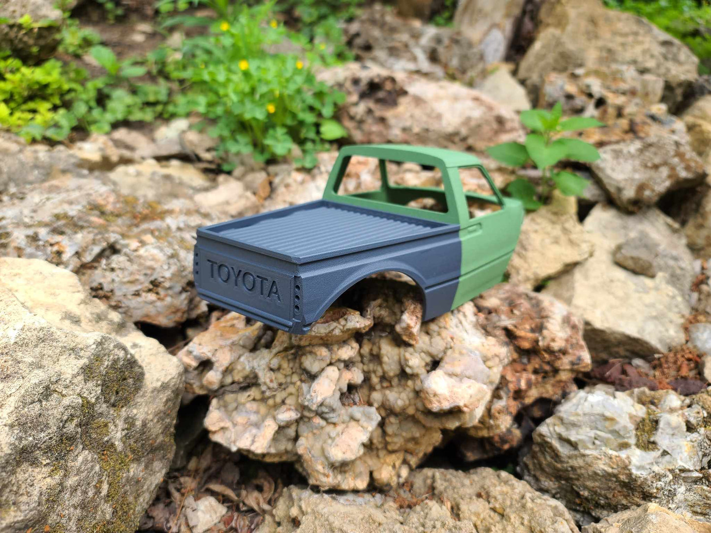 FlubRC UTB18 H-Series Scale Bed (coyote chassis)
