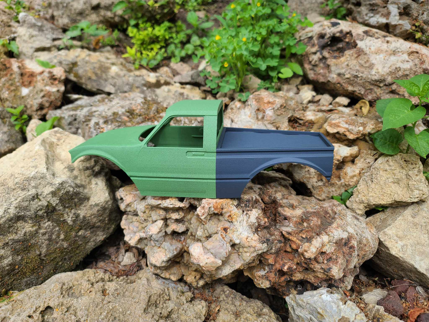 FlubRC UTB18 H-Series Scale Bed (coyote chassis)